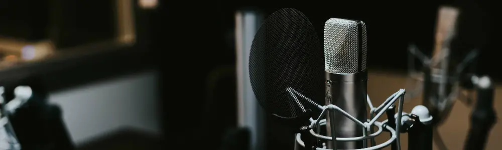 Podcasting mic setup for improved audio quality